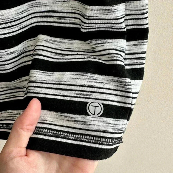 T by Talbots Black & White Striped Heathered Short Sleeve Tee Twist Keyhole Back - Picture 3 of 16